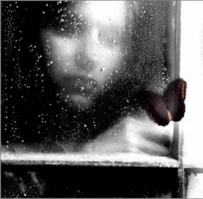 Des yeux qui pleurent un coeur qui saigne, pour un rien...